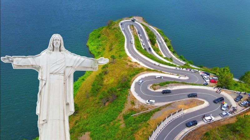 Bukit Sibea-bea slaah satu destinasi wisata rohani saat hari raya Natal