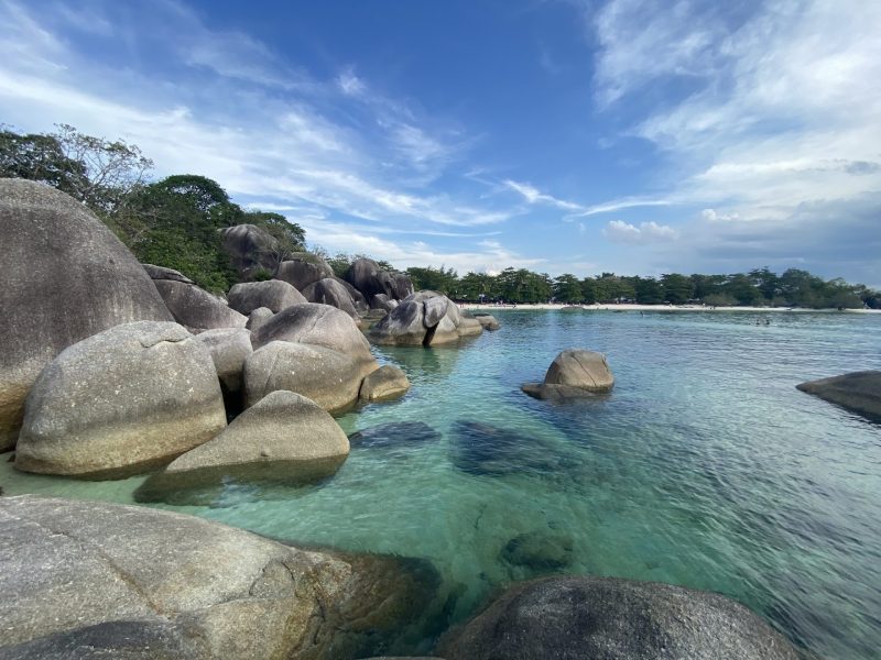 Pantai Laskar Pelangi (Meta data: Google, Gambar mungkin dilindungi hak cipta.)