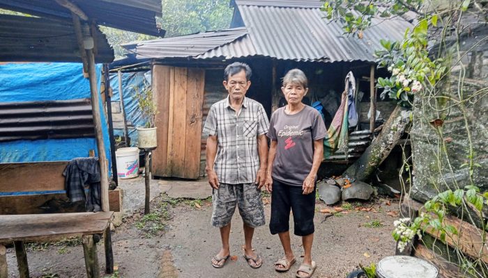 Warga Tapteng yang Tinggal di Gubuk Ini Akhirnya Terima Bantuan Rehab Rumah