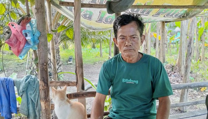 Keluarga Penghuni Gubuk di Tapteng Ini Semringah Bisa Masuk Program Bedah Rumah