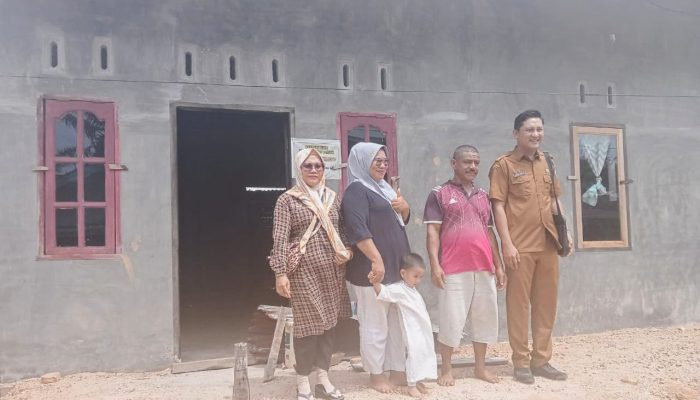 Warga Semringah Terima Program Bedah Rumah Pemkab Tapteng