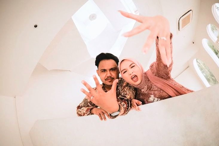 Salma Salsabil resmi bertunangan dengan Dimansyah Laitupa. Foto: Instagram/@salmasalsabil12