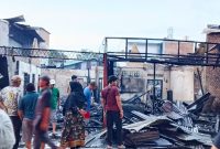 Kondisi satu unit rumah di Jalan Sei Belutu, Medan Baru, Kota Medan, hangus dilalap si jago merah, Selasa (21/1). Foto: topikseru.com/Muchlis