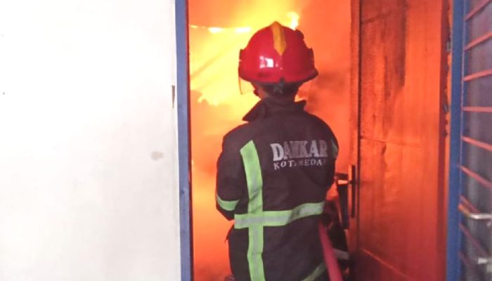3 Rumah Terbakar di Medan, Damkar Kerahkan 6 Mobil Pemadam