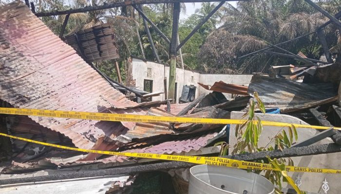 Rumah Terbakar saat Bertugas, Ketua KPU Tapteng: Yang Tersisa Hanya Puing
