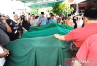 Suasana rumah duka satu keluarga yang tewas akibat ditabrak oleh pengemudi mobil yang dalam pengaruh narkoba. Foto: Antara/Annisa Firdausi