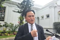 Menteri Koordinator Bidang Hukum, HAM, Imigrasi, dan Pemasyarakatan (Menko Kumham Imipas) Yusril Ihza Mahendra di Kompleks Istana Kepresidenan, Jakarta, Jumat (10/1/2025). Foto: Antara/Livia Kristianti