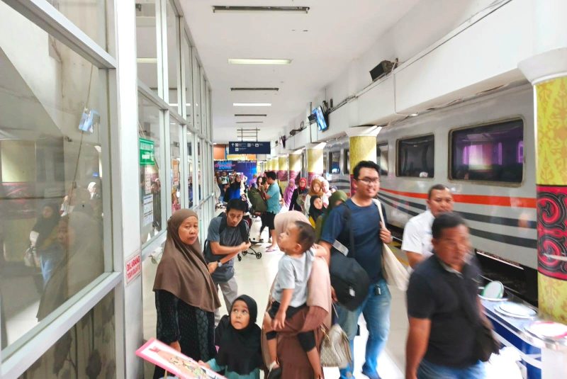 PT KAI Sumut memastikan belum ada perubahan aturan menggunakan KA meski ada temuan kasus HMPV di Indonesia. Foto: Dok.PT KAI Sumut