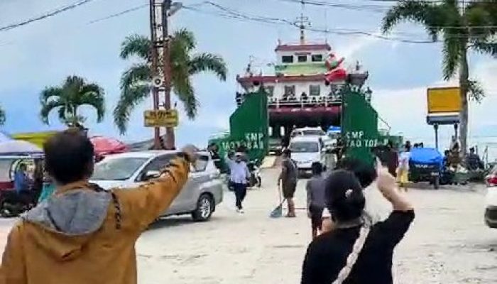 Ricuh di Pelabuhan Ajibata Parapat