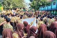 Ratusan pelajar MAN 2 Model Medan menggelar aksi unjuk rasa menuntut sekolah terkait PDSS dan SNBP di sekolahnya, Jumat (7/2). Foto: topikseru.com/Muchlis