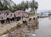 Mahasiswa STIE Gelar Gotong Royong di Desa Jago-jago Tapteng