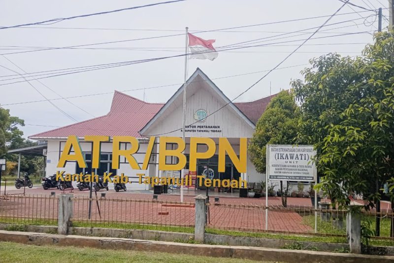 Kantor Badan Pertanahan Nasional (BPN) Kabupaten Tapanuli Tengah. Foto: Topikseru.com/ Jasman Julius