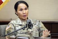 Rosita Aruan, alumnus Fakultas Hukum USU dan mantan wartawati Indonesia yang menjadi militer AS berpangkat Letnan Kolonel. Foto: tangkapan layar YouTube VOA Indonesia