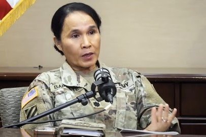Rosita Aruan, alumnus Fakultas Hukum USU dan mantan wartawati Indonesia yang menjadi militer AS berpangkat Letnan Kolonel. Foto: tangkapan layar YouTube VOA Indonesia