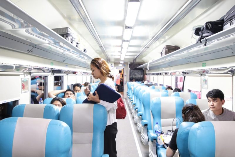 PT KAI Divre Sumut berikan promo tiket KA Sribilah. Foto: Humas PT KAI Sumut