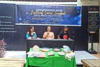 Farida Lisa Purba saat menjelaskan kegiatan Festival Lansia Merias Serat (Laras Sembah) di Medan, Sumut. Foto: Dok Pribadi