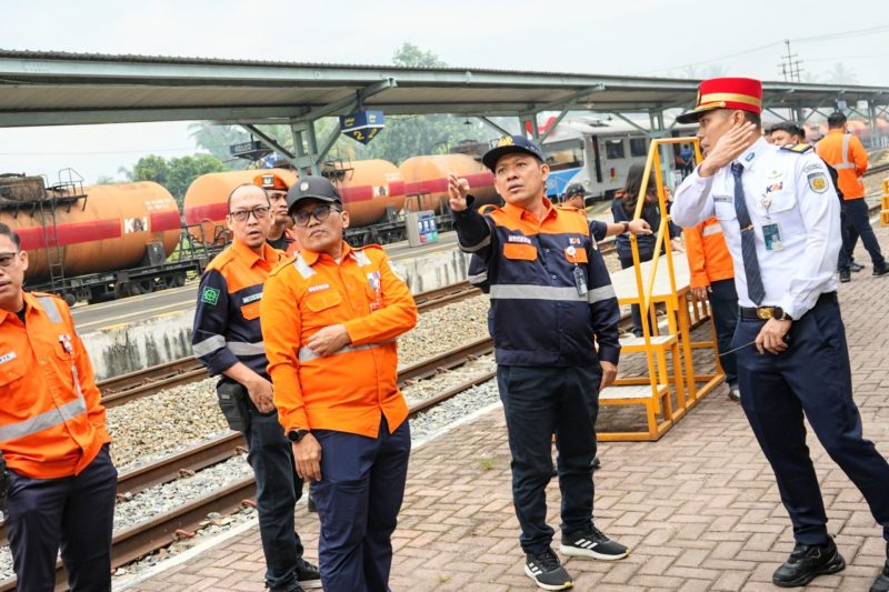 PT KAI Divre I Sumut menggelar inspeksi jalur Kereta Api (KA) untuk menjamin keselamatan dan layanan selama mudik Lebaran 2025. Foto: Dok.Humas PT KAI Sumut