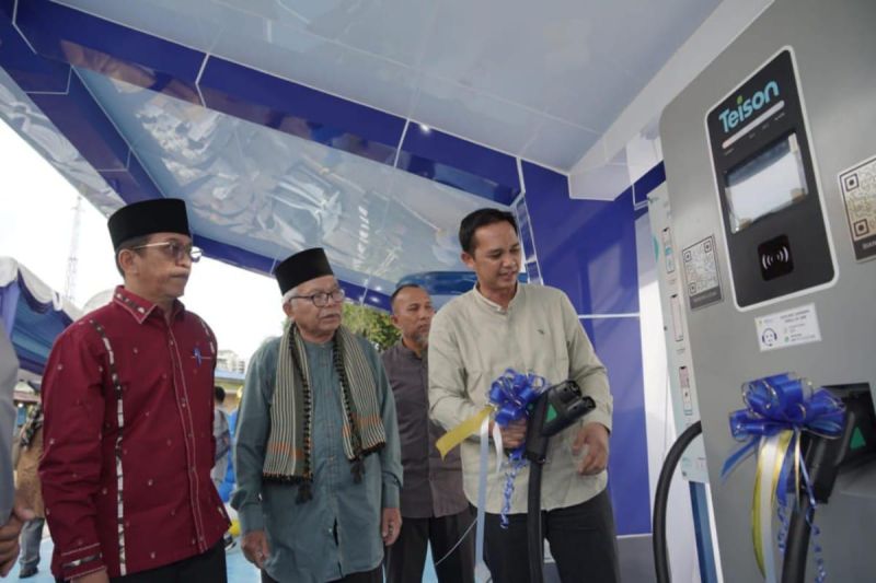 PLN UID Sumatera Utara (Sumut) menambah SPKLU di Kota Pematangsiantar menyambut mudik Lebaran 2025. Foto: PLN UID Sumut