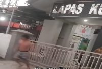 Puluhan narapidana Lapas kelas II B Kutacane, Kabupaten Aceh Tenggara, Provinsi Aceh kabur menjelang berbuka puasa, Senin (10/3/2025).(Instagram:SumutHeadlines)
