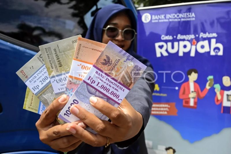 Bank Indonesia Perwakilan Sumut buka layanan penukaran uang rupiah baru menyambut Ramadhan dan Idul Fitri. Foto: Antara