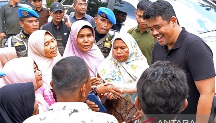 Bobby Nasution Tinjau Jalan di Sumut yang Rusak 30 Tahun