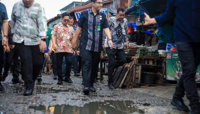 Jalan Pasar Induk Lau Cih Kupak Kapik, Rico Waas: Saya Perintahkan Segera Perbaiki