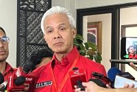 Ketua DPP PDIP Ganjar Pranowo saat memberikan keterangan kepada awak media di Sekolah Partai PDIP, Jakarta, Jumat (16/5/2025). Foto: Antara/Narda Margaretha Sinambela