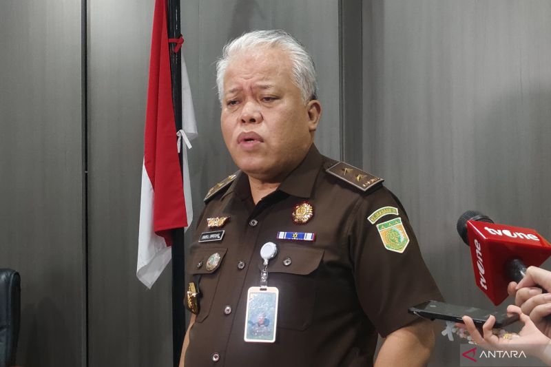 Kepala Pusat Penerangan Hukum (Kapuspenkum) Kejaksaan Agung Harli Siregar berbicara dengan awak media di Gedung Bareskrim Polri, Jakarta, Senin (26/5/2025). Foto: Antara/Nadia Putri Rahmani