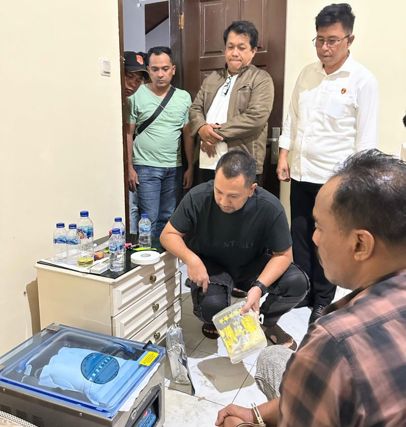 Direktorat Reserse Narkoba Polda Sumut bongkar jaringan peredaran narkoba di Komplek Tasbih I Medan. Foto: Dok. Humas Polda Sumut