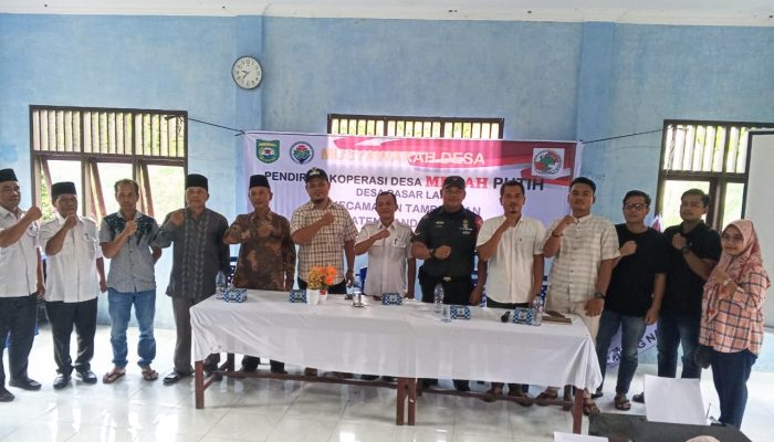 Warga Pasar Laru Resmi Bentuk Koperasi Merah Putih, Dorong Kemandirian Ekonomi Desa