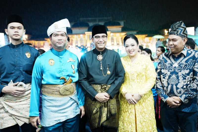 Tengku Syahdana bersama Wali Kota Medan Rico Waas di acara GEMES 2025. Foto: Dok. Pribadi