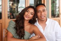 Penyanyi berbakat Marion Jola dan kekasihnya, Dennis Talakua