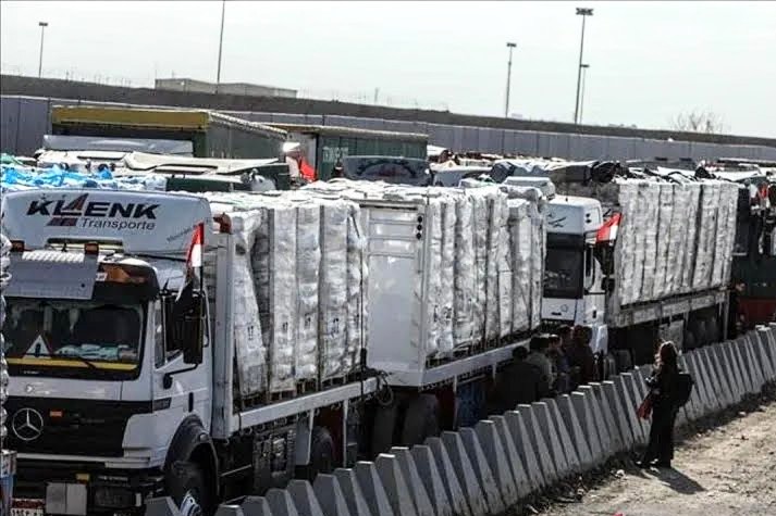 Ilustrasi - Konvoi mobil pembawa bantuan kemanusiaan untuk warga Palestina di Jalur Gaza. Foto: Antara/Anadolu