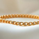 Harga gelang emas UBS Gold Hari Ini, Selasa 10 Juni 2025 menawarkan variasi model, kadar karat, dan rentang harga yang luas
