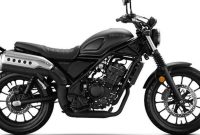 Untuk pasar Indonesia, Honda CL250 dibanderol sekitar Rp75 80 juta OTR Jakarta. Harga ini cukup kompetitif di kelas scrambler retro modern, dan masih terjangkau bagi penggemar motor gaya custom.