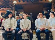 Momen Langka! Ahmad Dhani Cium Tangan Ayah Maia Estianty, tapi Cuek ke Sang Ibunda di Pernikahan Al Ghazali