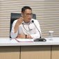 Plt. Deputi Penindakan dan Eksekusi KPK Asep Guntur Rahayu berbicara dalam konferensi pers di Gedung KPK, Jakarta, Sabtu (28/6/2025). Foto: Antara