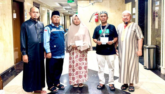 Jemaah Haji Kloter 9 KNO Galang Donasi untuk Dua Rekan Sakit Jelang Kepulangan