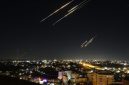 Ilustrasi - Rudal Houthi di langit Israel. Foto: Anadolu Agency