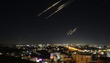 Ilustrasi - Rudal Houthi di langit Israel. Foto: Anadolu Agency