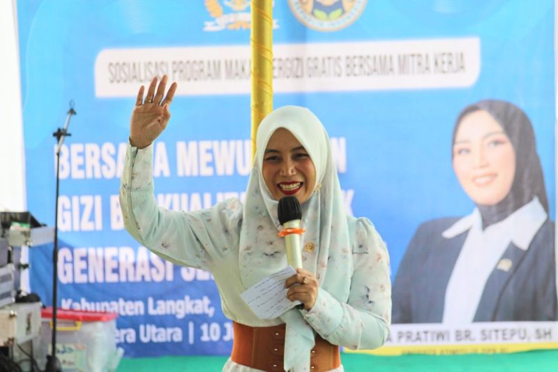 Anggota Komisi IX DPR RI, Delia Pratiwi Br. Sitepu saat menyampaikan sosialisasi MBG di Kabupaten Langkat. Foto: Dok.Pribadi