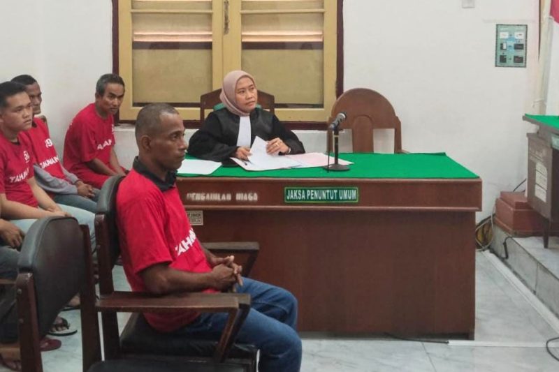 Anan Kumar terdakwa pengedar sabu, saat menjalani sidang tuntutan di PN Medan, Jumat (20/6).
