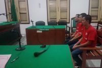 Tiga terdakwa kurir ganja menjalani sidang pembacaan dakwaan di PN Medan, Rabu (25/6).