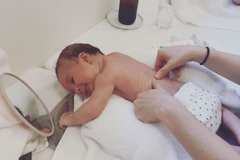 Mengeluarkan Dahak pada Bayi