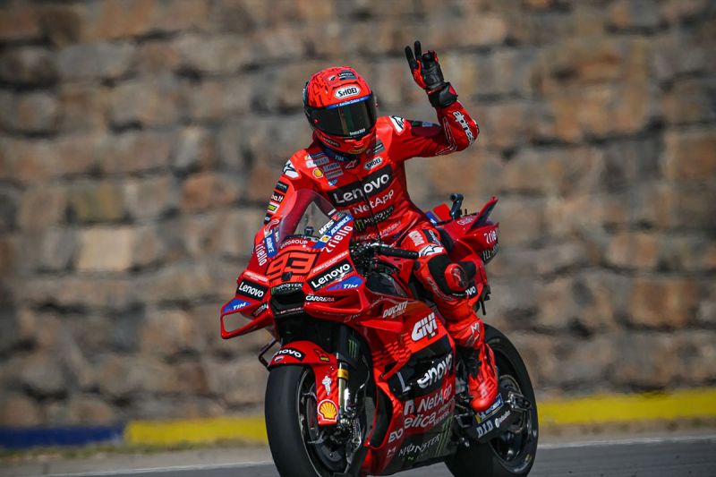 Pembalap Ducati Lenovo Marc Marquez. Foto: Instagram/jaredleto
