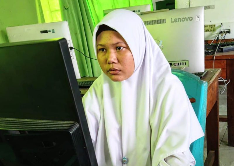 Salah satu santri asal Sumut mengikuti seleksi CBT MQKN 2025, yang berlangsung mulai 17-19 Juni 2025. Foto: M Agustian