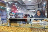 Harga emas perhiasan hari ini, Selasa 10 Juni 2025 mayoritas naik tapi Hartadinata Abadi malah bertahan.