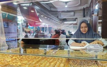 Harga emas perhiasan hari ini, Selasa 10 Juni 2025 mayoritas naik tapi Hartadinata Abadi malah bertahan.