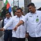 Bobby Nasution bersama Topan Obaja Putra Ginting (kiri) meninjau underpass HM Yamin di Medan, Sumatera Utara, 15 Januari 2025. Foto: Antara/Fransisco Carolio