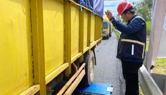 13 Truk ODOL Ditindak di Tol Indrapura–Kisaran, Teknologi WIM Siap Diterapkan